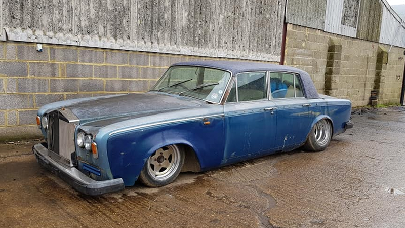 Illustration for article titled This Rusty Rolls-Royce With a Ramshackle Beetle Engine Should Be the Start of a New Car Modding Trend